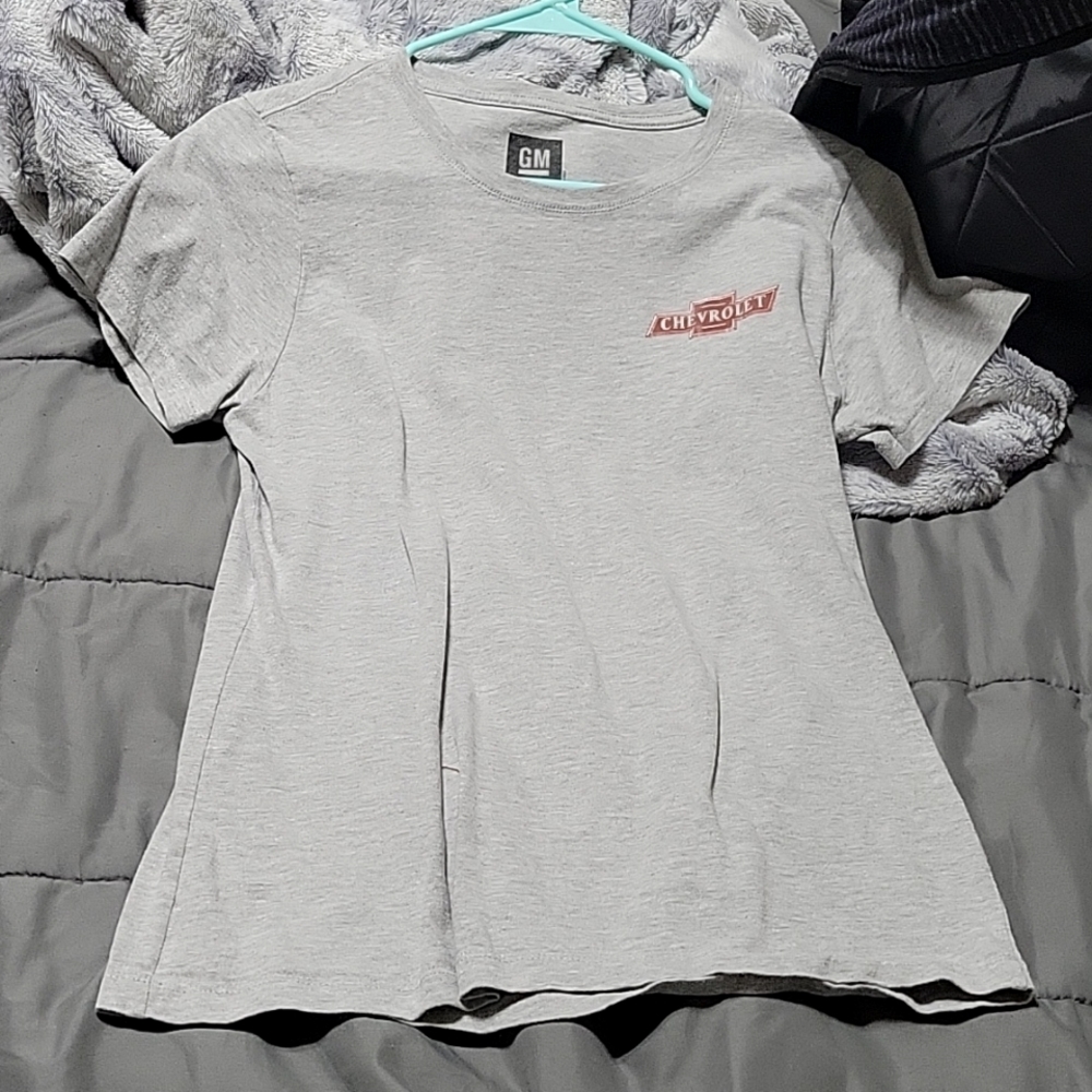 Grey short sleeve tee